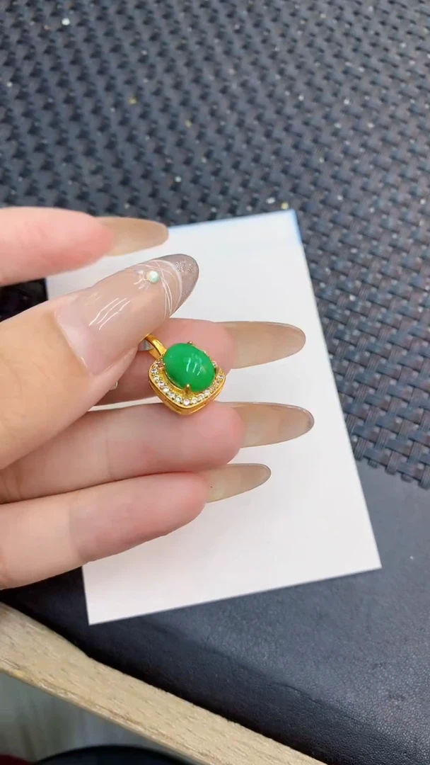 颈饰未镶嵌翡翠1
