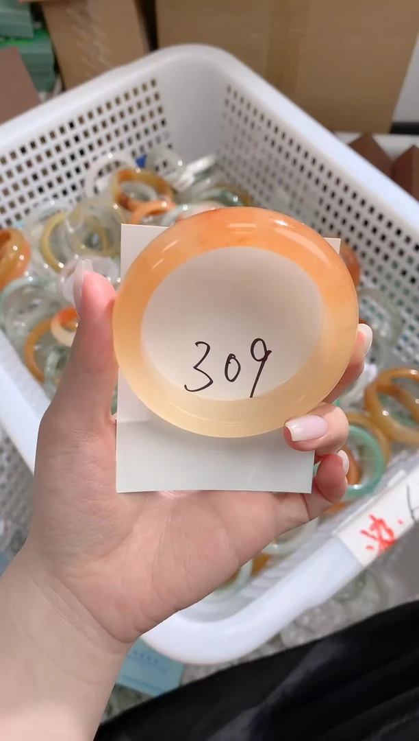 石英质玉手镯未镶嵌K309-