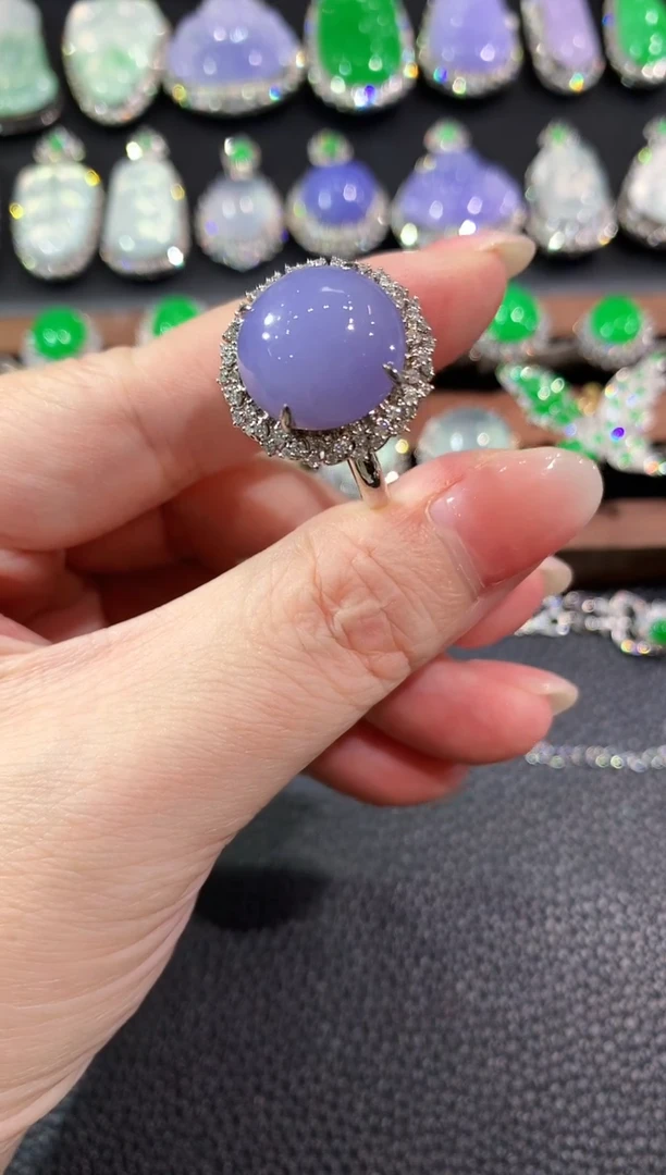 18K金镶嵌戒指翡翠A72 紫货有一定色差