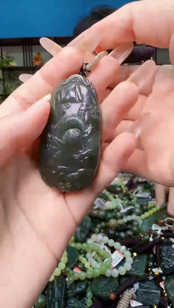 颈饰未镶嵌和田玉1