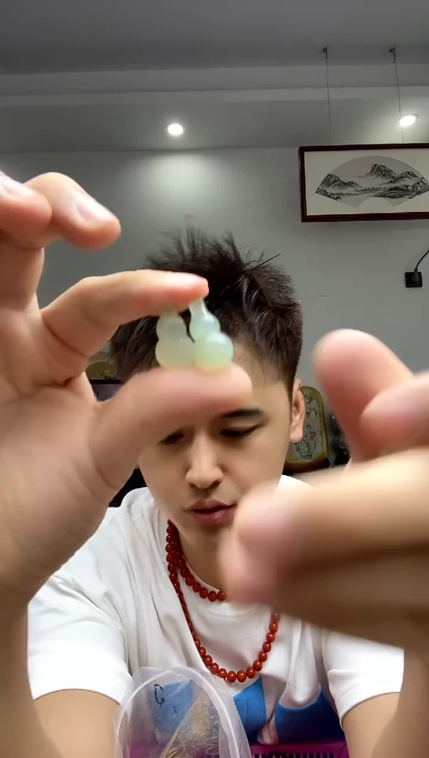 玛瑙/玉髓颈饰未镶嵌葫芦吊坠