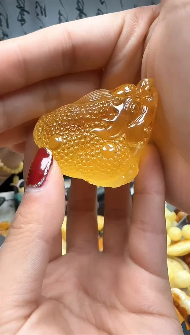 【闪购商品】琥珀裸石未镶嵌微瑕金蟾