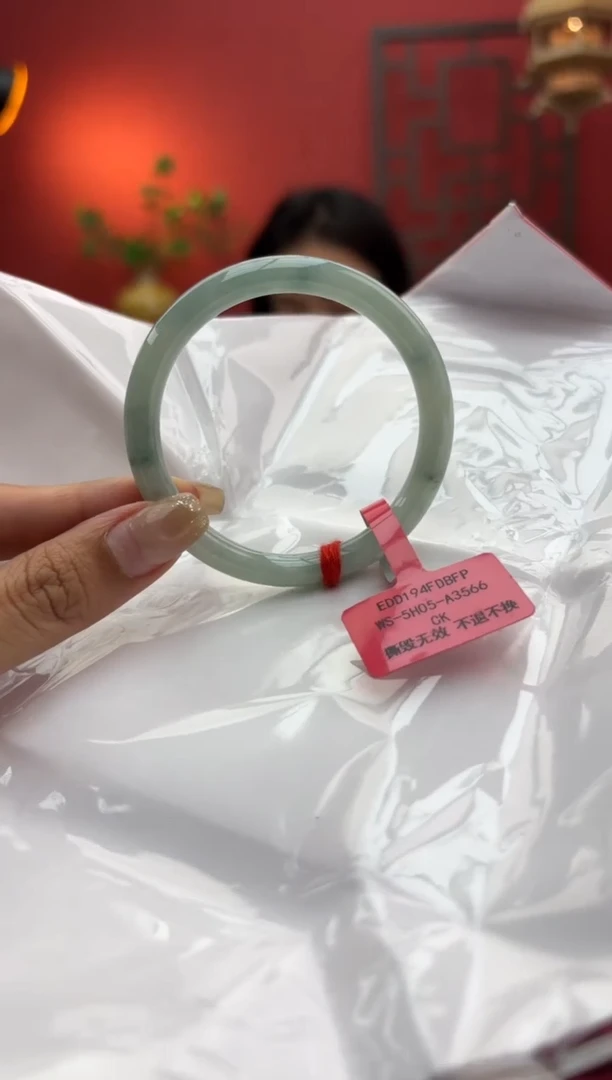 未镶嵌手镯（圆镯）翡翠翡翠手镯6