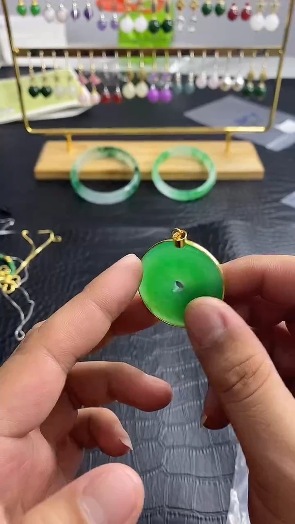 颈饰14K金镶嵌翡翠W130