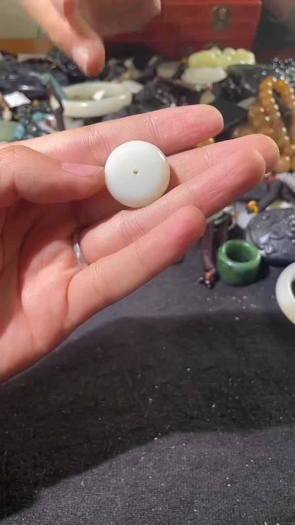 未镶嵌和田玉（糖玉）珠宝半成品1