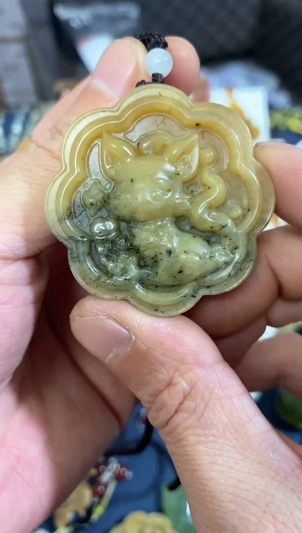 【闪购商品】蛇纹石玉颈饰未镶嵌岫玉