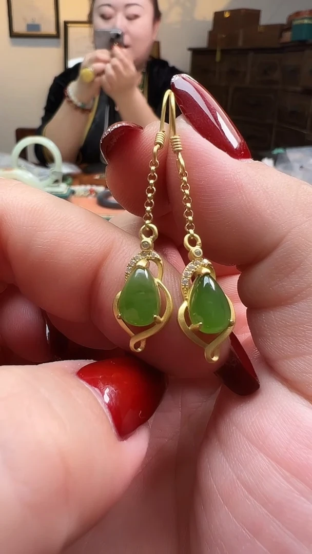 银S925镶嵌和田玉耳饰碧玉水滴链耳钩