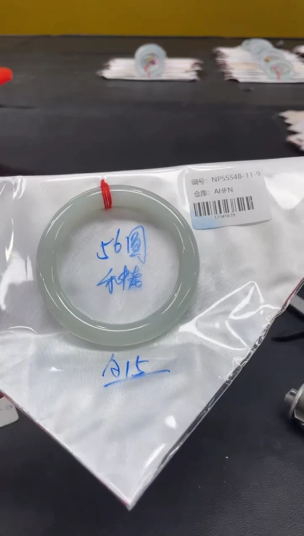未镶嵌手镯翡翠翡翠手镯