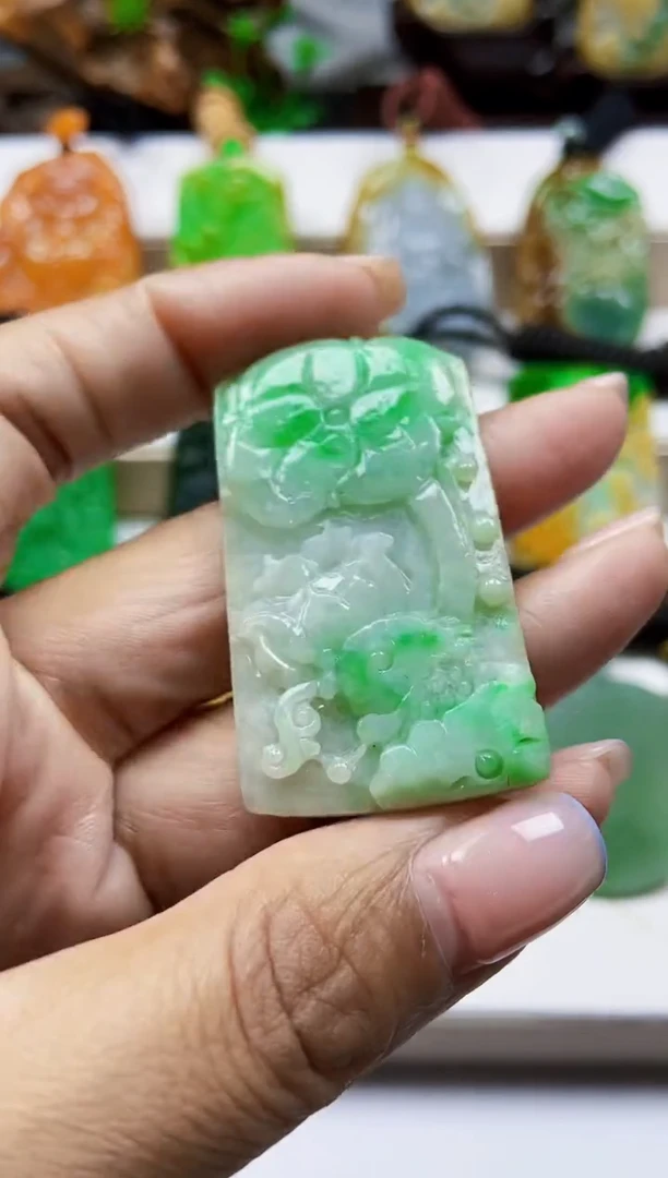 颈饰未镶嵌翡翠翡翠A货