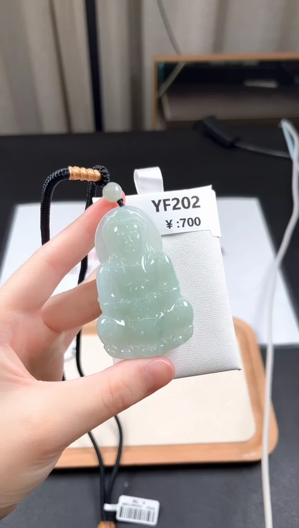 翡翠未镶嵌颈饰YF202冰绿大观音