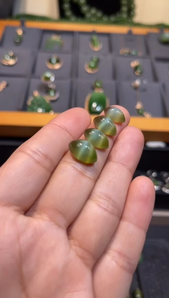 【闪购商品】和田玉碧玉绿猫眼裸石未镶嵌多样性发一