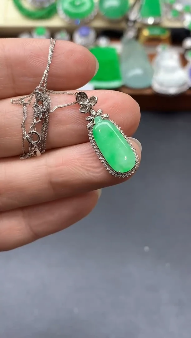 颈饰18K金镶嵌翡翠525-中国好珍宝