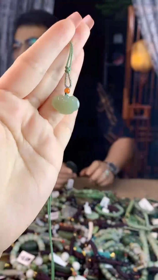 【闪购商品】和田玉挂件未镶嵌多样性发货拍一发一