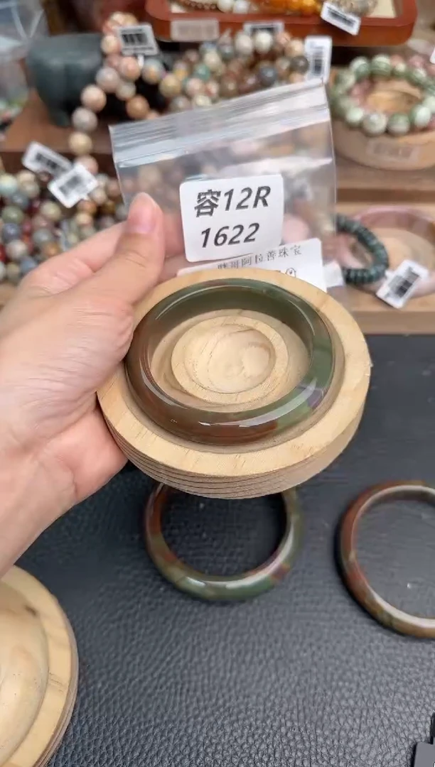 未镶嵌手链石英质玉A****?12R1622