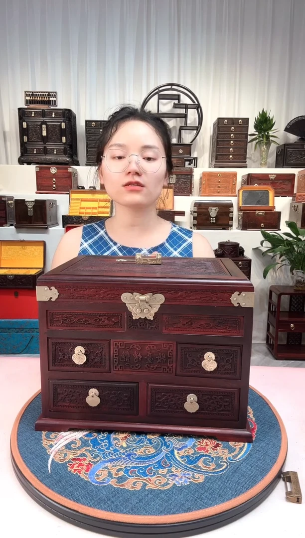 紫檀木类成套家具锦上添花