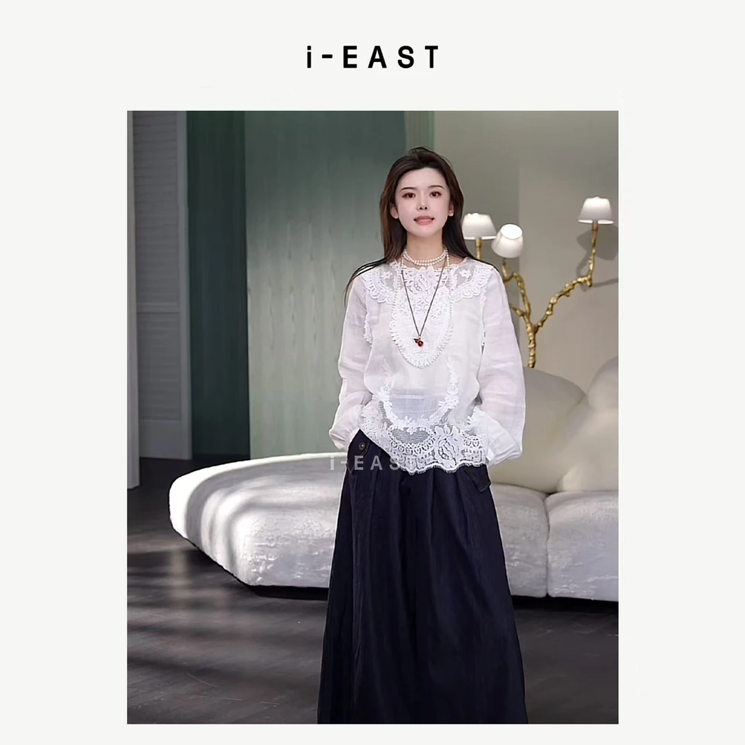 i-EAST 白茶花开时~钩花镂空设计感衬衫上衣-5C SY8262
