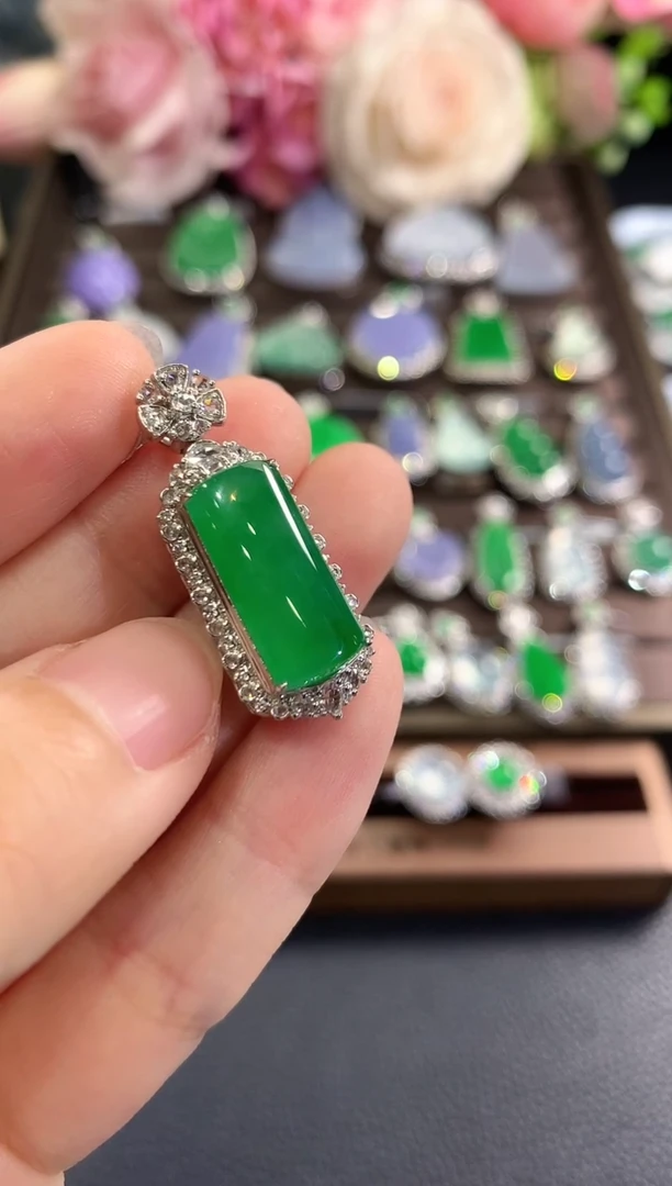 吊坠(不含链)18K金镶嵌翡翠d39