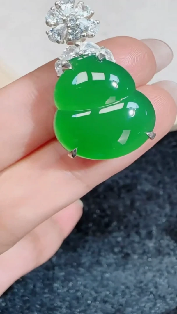 定制翡翠银S925镶嵌翡翠吊坠199