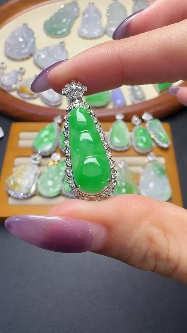 吊坠(不含链)18K金镶嵌翡翠【源头工厂】钻石镶嵌