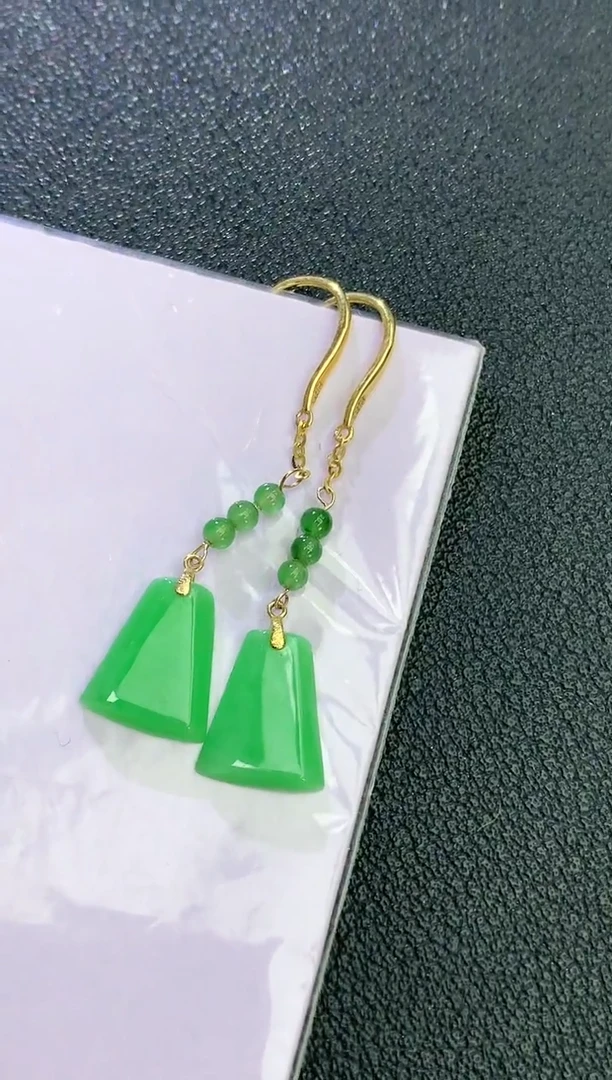 18K金镶嵌翡翠耳饰赠礼盒证书 麦麦