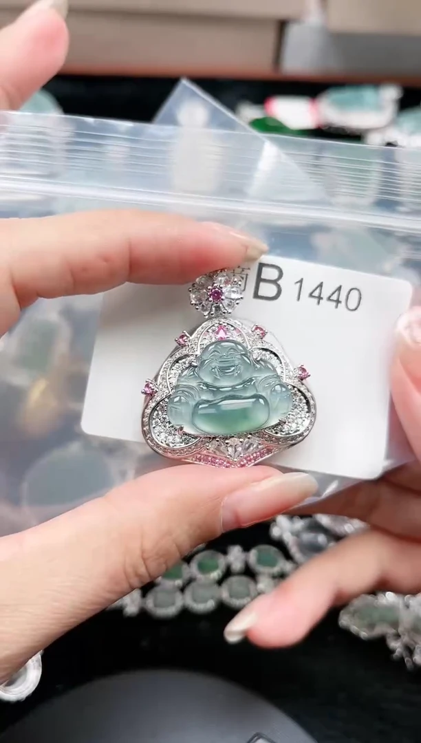 【闪购商品】翡翠颈饰未镶嵌赠皮绳1440