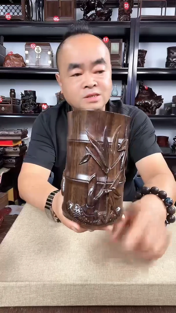 木知了笔筒老李红木工艺品