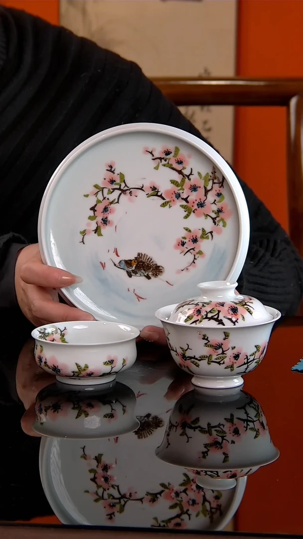 李华手绘釉中五彩桃花流水鳜鱼肥小套组