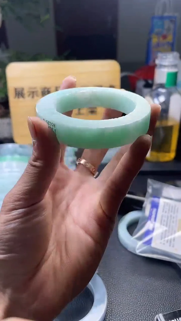 定制翡翠手镯定制未镶嵌发一件