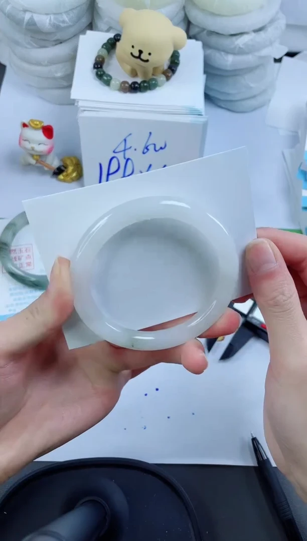 【闪购商品】石英质玉手镯未镶嵌198-56.8