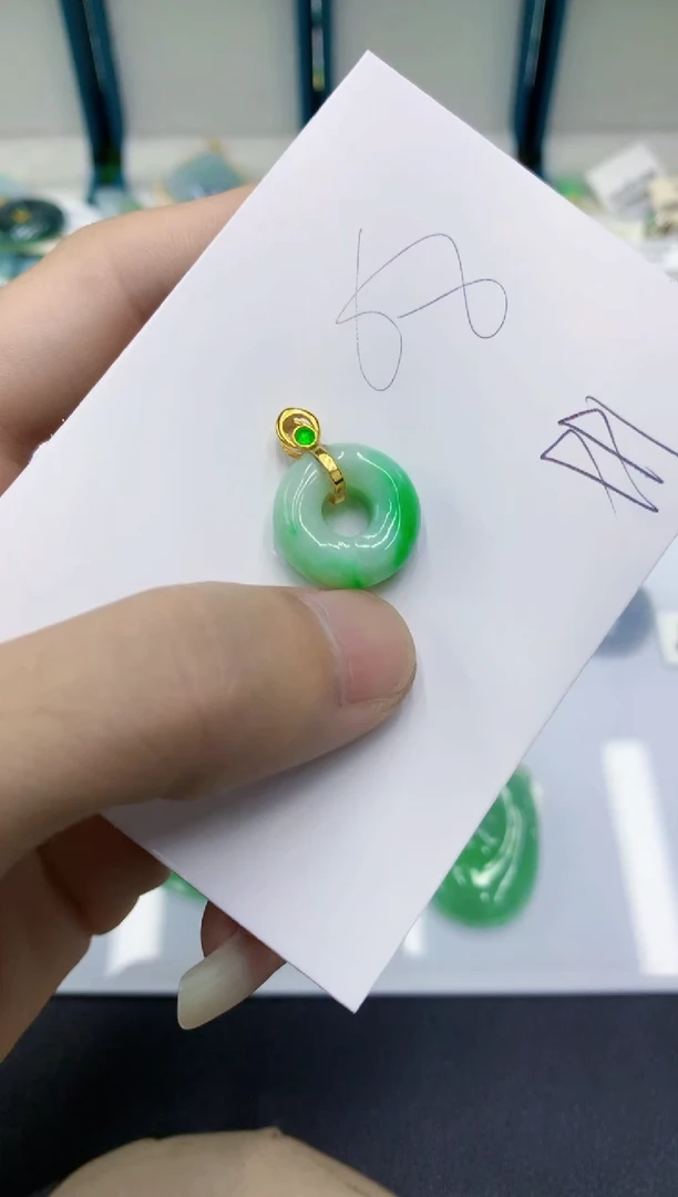 颈饰未镶嵌翡翠翡翠