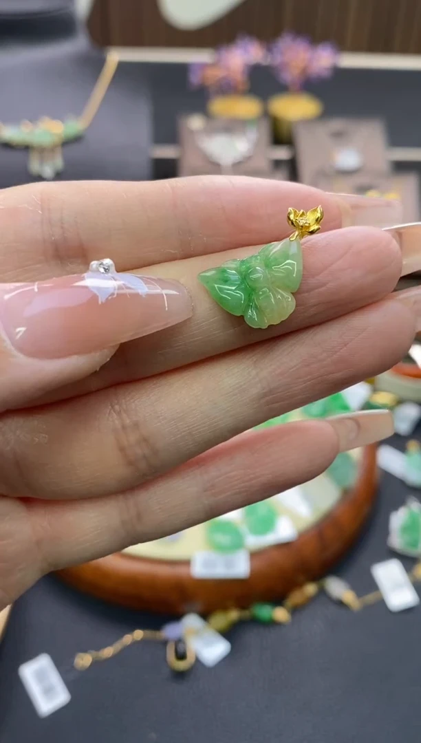 【闪购商品】翡翠颈饰18K金镶嵌净货15930