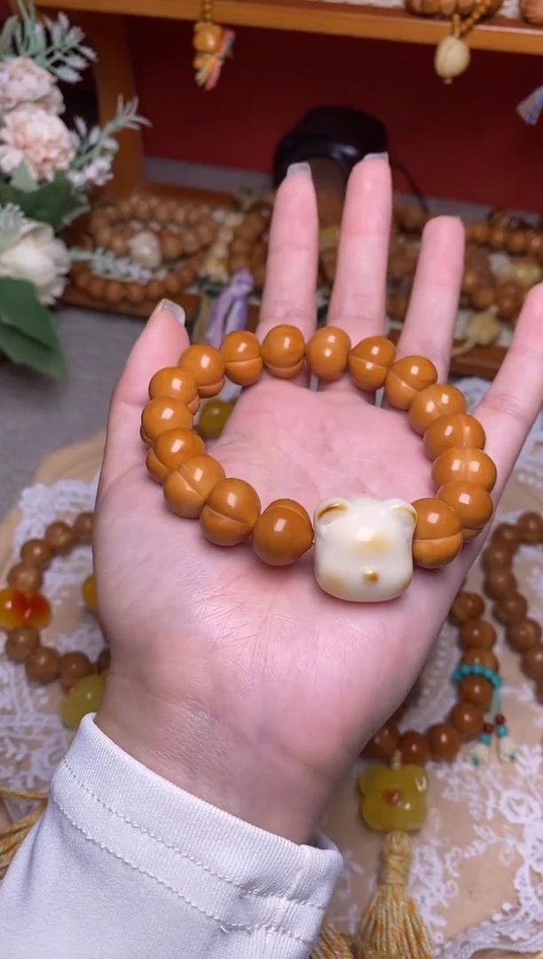 把件猴头核桃玻璃底屁桃➕小熊头手串