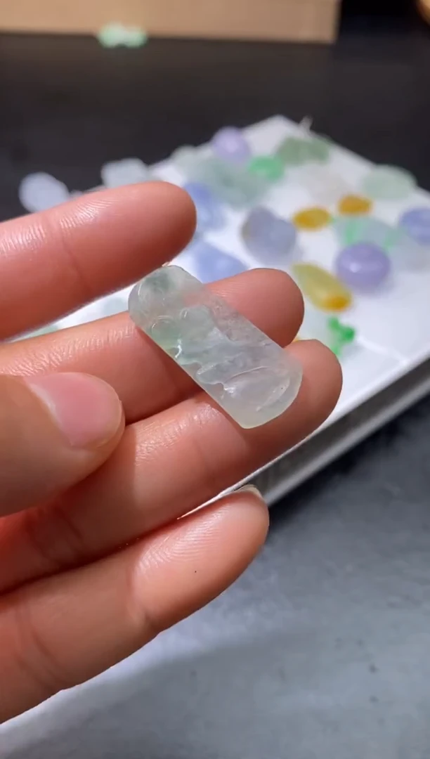 【闪购商品】定制翡翠未镶嵌翡翠毛货~