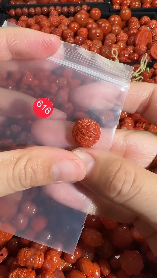 颈饰未镶嵌南红玛瑙1