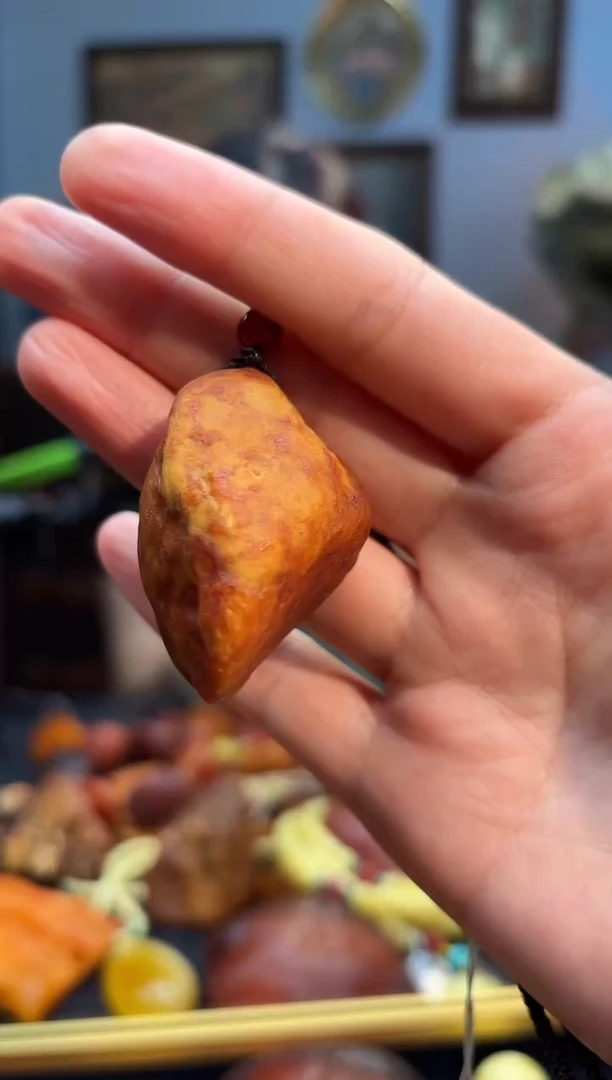 琥珀颈饰未镶嵌吊坠