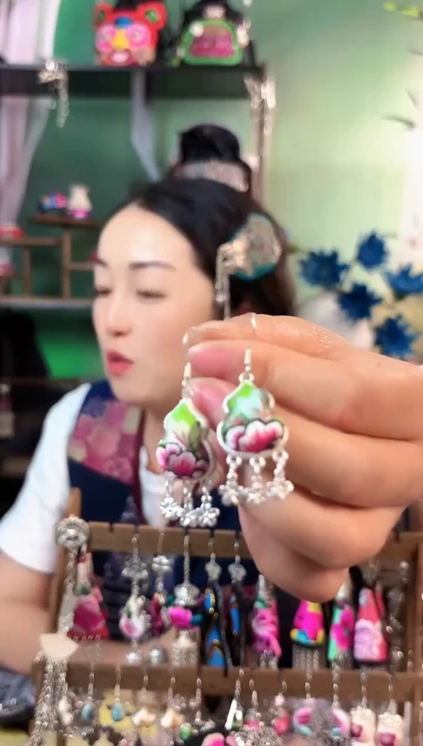 织绣彩云南阁非遗老绣710