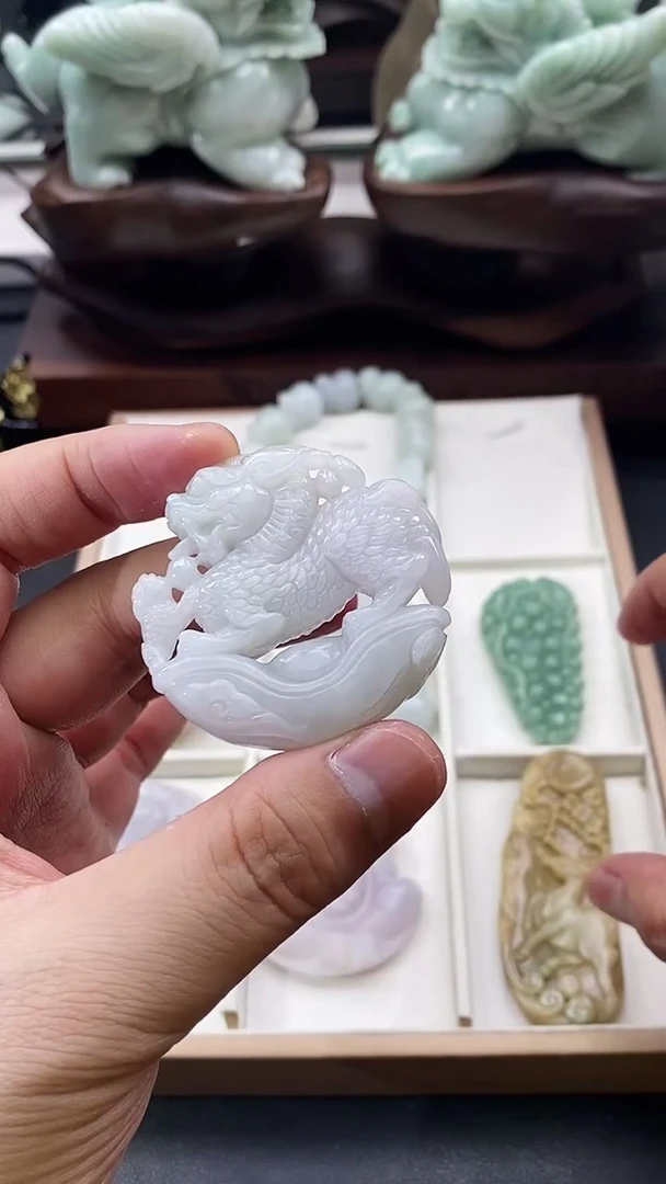 吊坠(不含链)未镶嵌翡翠天然缅甸A货翡翠