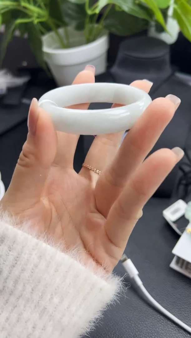 【闪购商品】翡翠手镯未镶嵌手镯53-55圈口