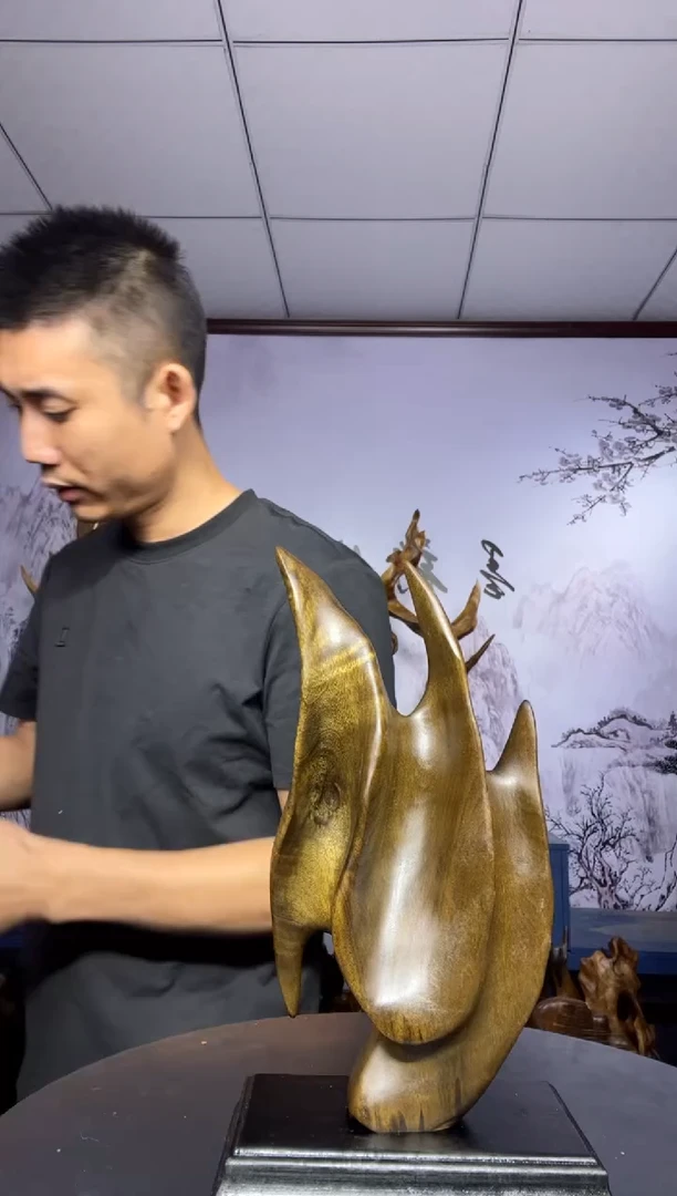 金丝楠H****e金丝楠木工艺品摆件