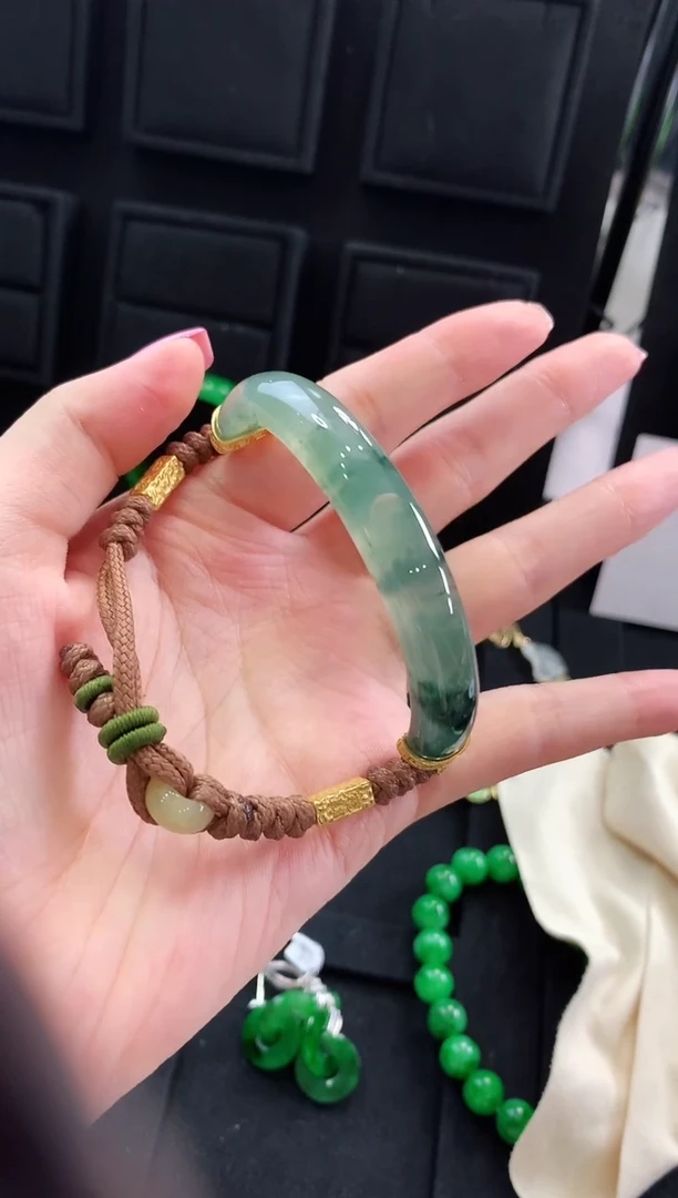 【闪购商品】翡翠手镯18K金镶嵌手镯