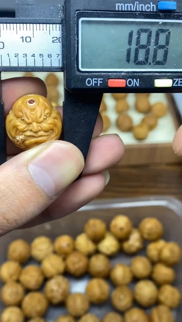 猴头核桃吊坠大亨 烟鬼 重工 红色