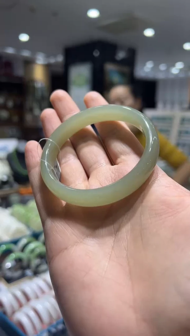 未镶嵌手镯和田玉58圈口   冰胶晴水手镯