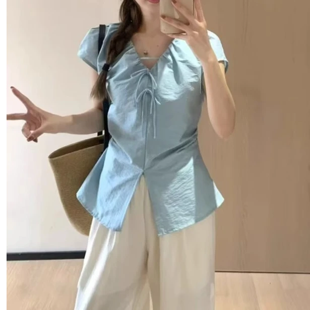 大码胖mm韩系独特蝴蝶结V领衬衫女夏季设计感收腰显瘦减龄上衣潮