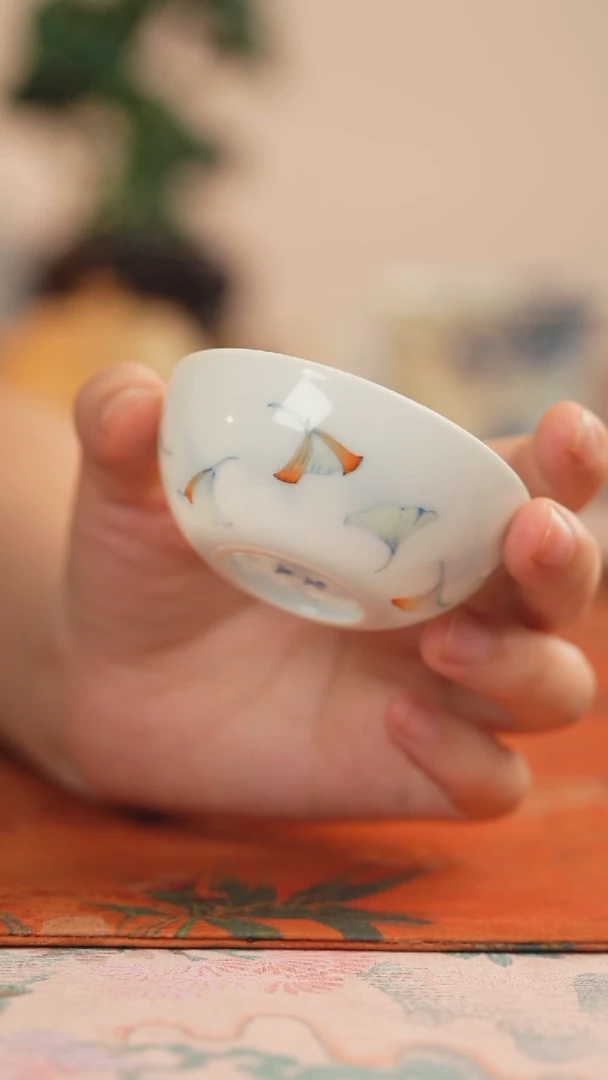 望玉斗彩银杏叶杯