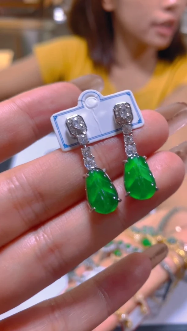 未镶嵌翡翠耳饰多样性发一