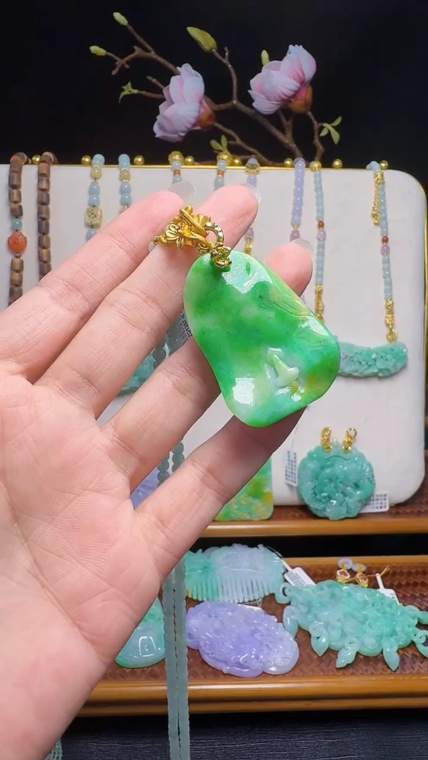 翡翠未镶嵌颈饰翡翠吊坠
