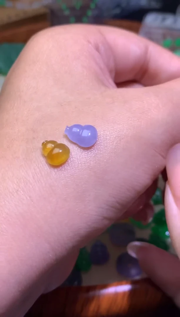 未镶嵌定制翡翠生**息毛货