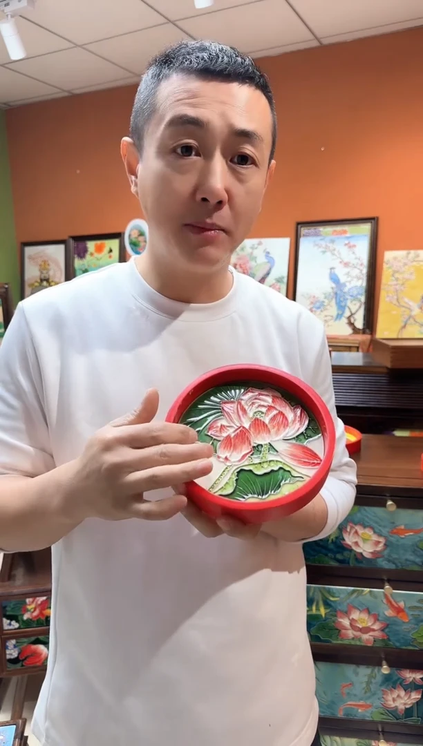 陶瓷   15圆红盘    两个     微瑕
