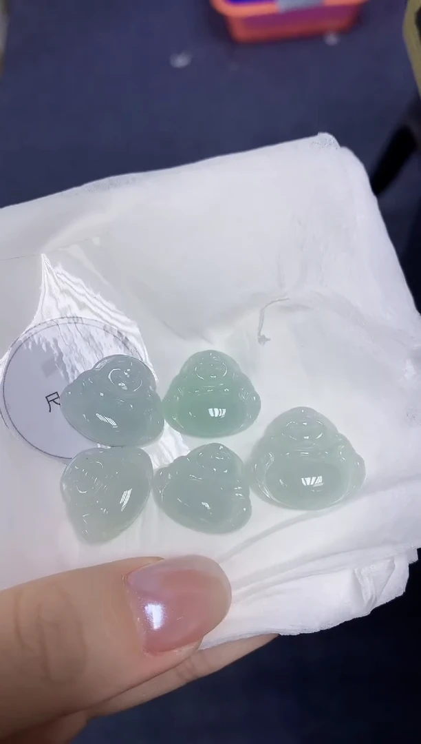 翡翠未镶嵌颈饰天然缅甸翡翠A货多样性发其一