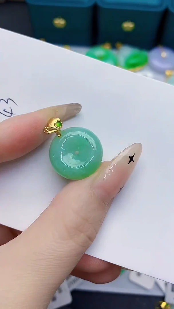 颈饰未镶嵌翡翠缅甸天然翡翠A货
